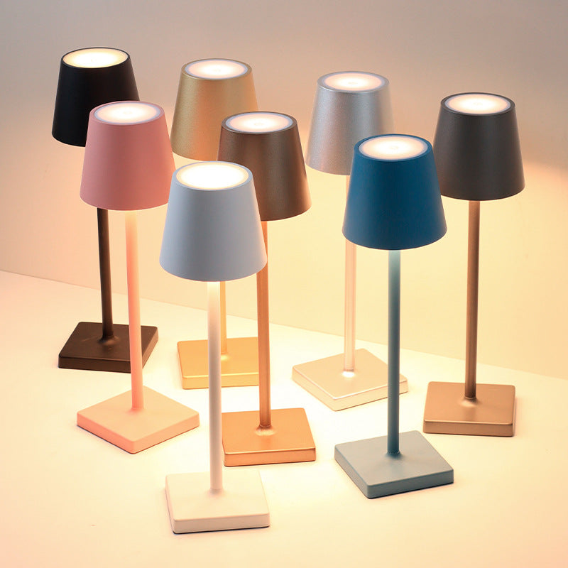 Lampe de table à recharger LED en aluminium